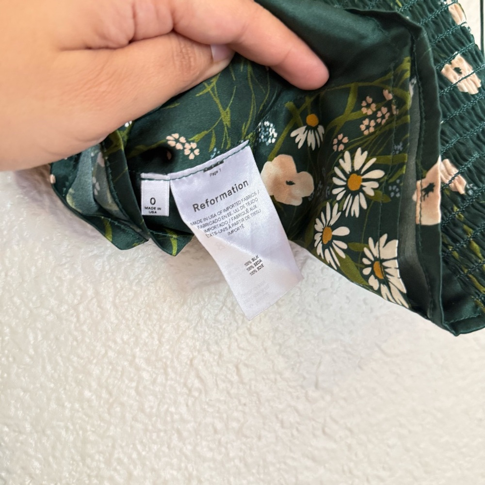 Reformation Silk Floral Camisole Top Emerald Green Daisy Print Smocked Back - Picture 12 of 12